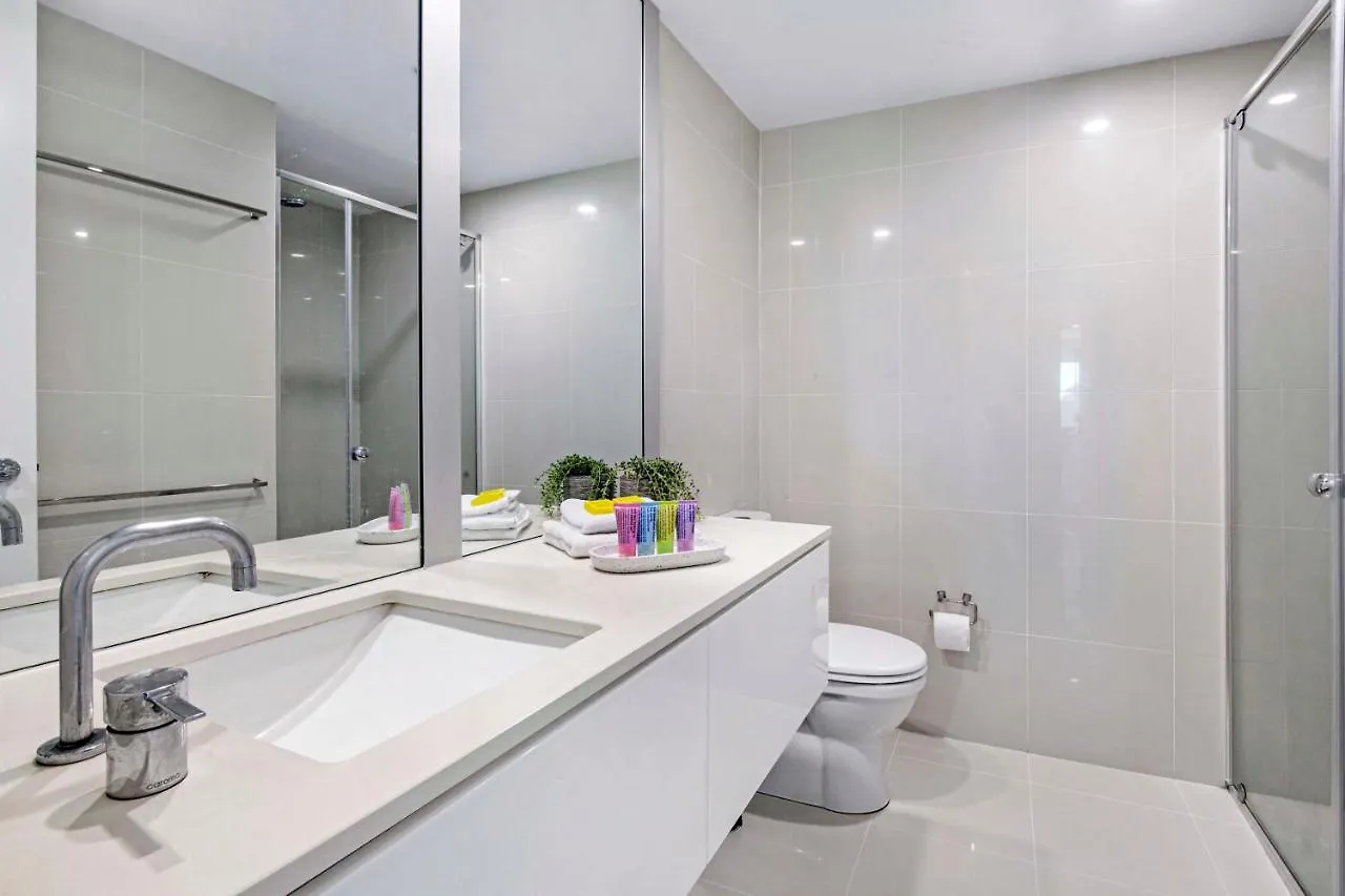 Q Tower At Surfers Paradise - Self Contained Apartments Gold Coast 0*,  Avustralya