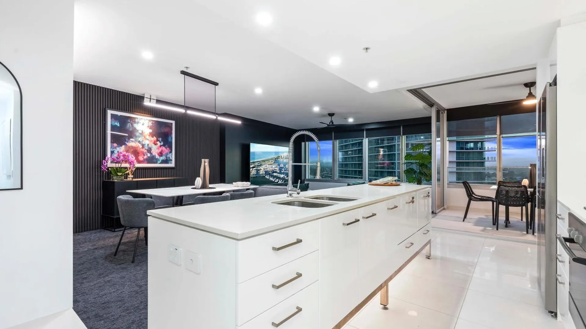 Q Tower At Surfers Paradise - Self Contained Apartments Gold Coast Avustralya