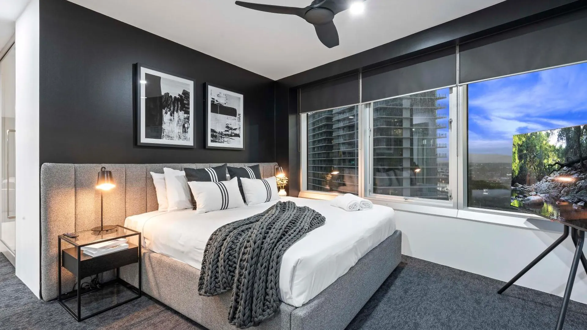 Q Tower At Surfers Paradise - Self Contained Apartments Gold Coast 0*,  Avustralya