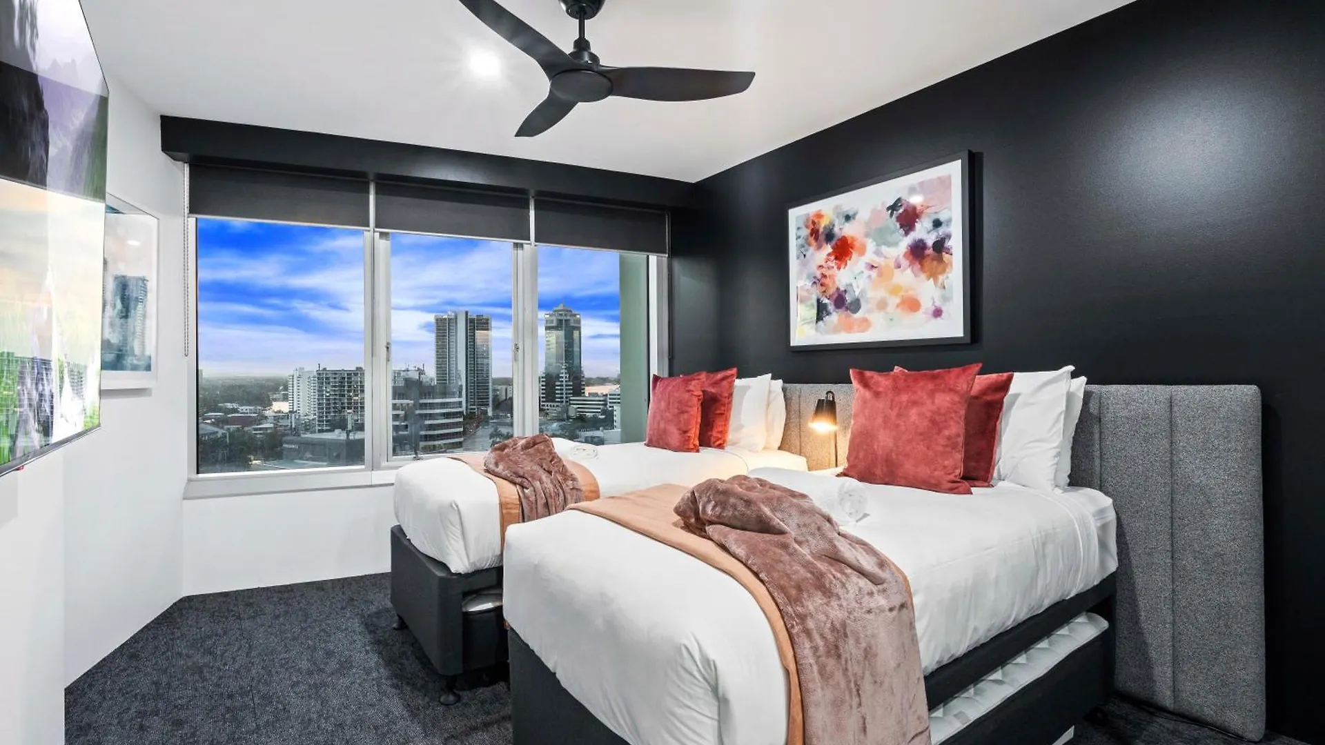 Q Tower At Surfers Paradise - Self Contained Apartments Gold Coast