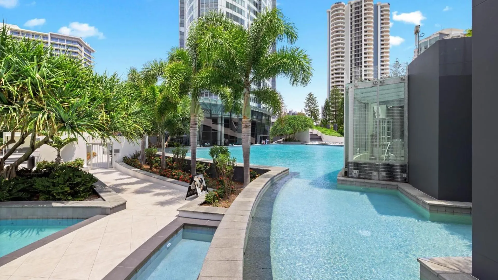 Q Tower At Surfers Paradise - Self Contained Apartments Gold Coast