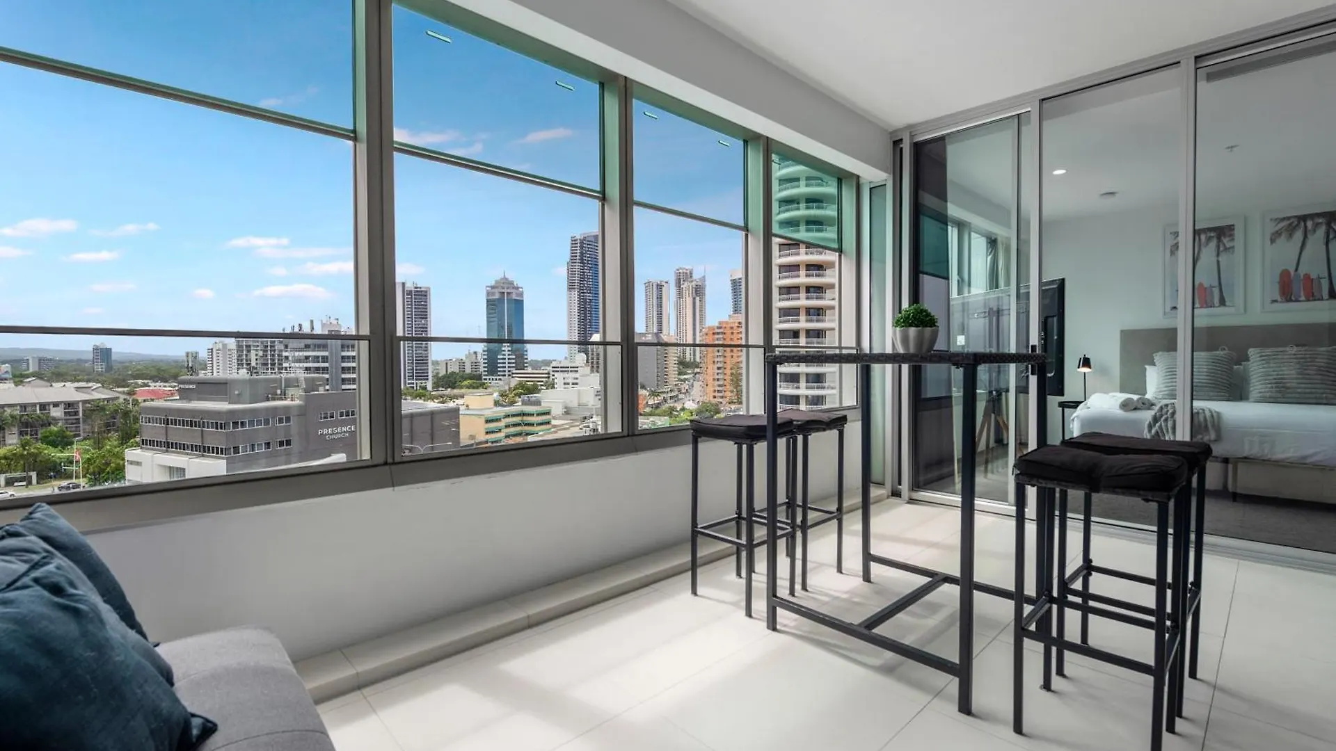 Q Tower At Surfers Paradise - Self Contained Apartments Gold Coast