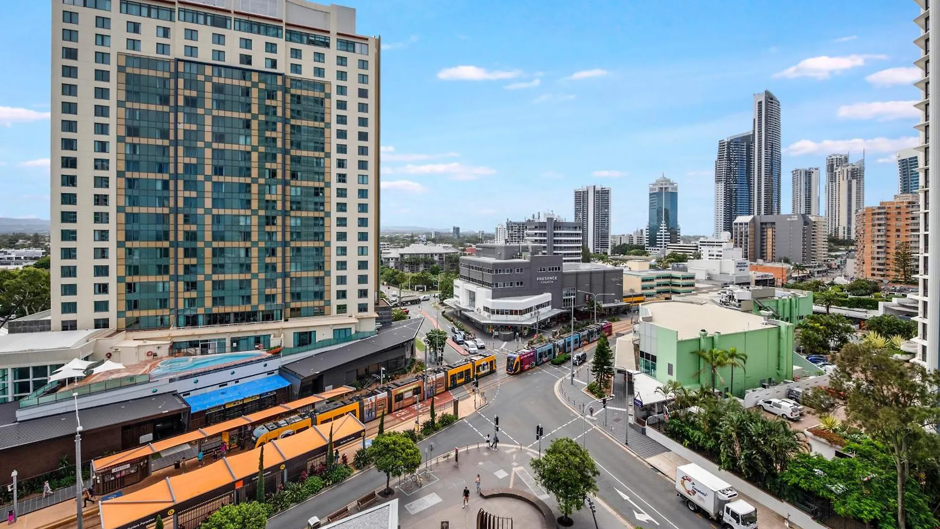 Q Tower At Surfers Paradise - Self Contained Apartments Gold Coast Avustralya