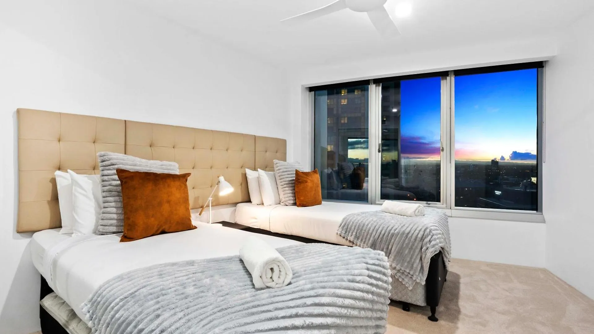 Q Tower At Surfers Paradise - Self Contained Apartments Gold Coast