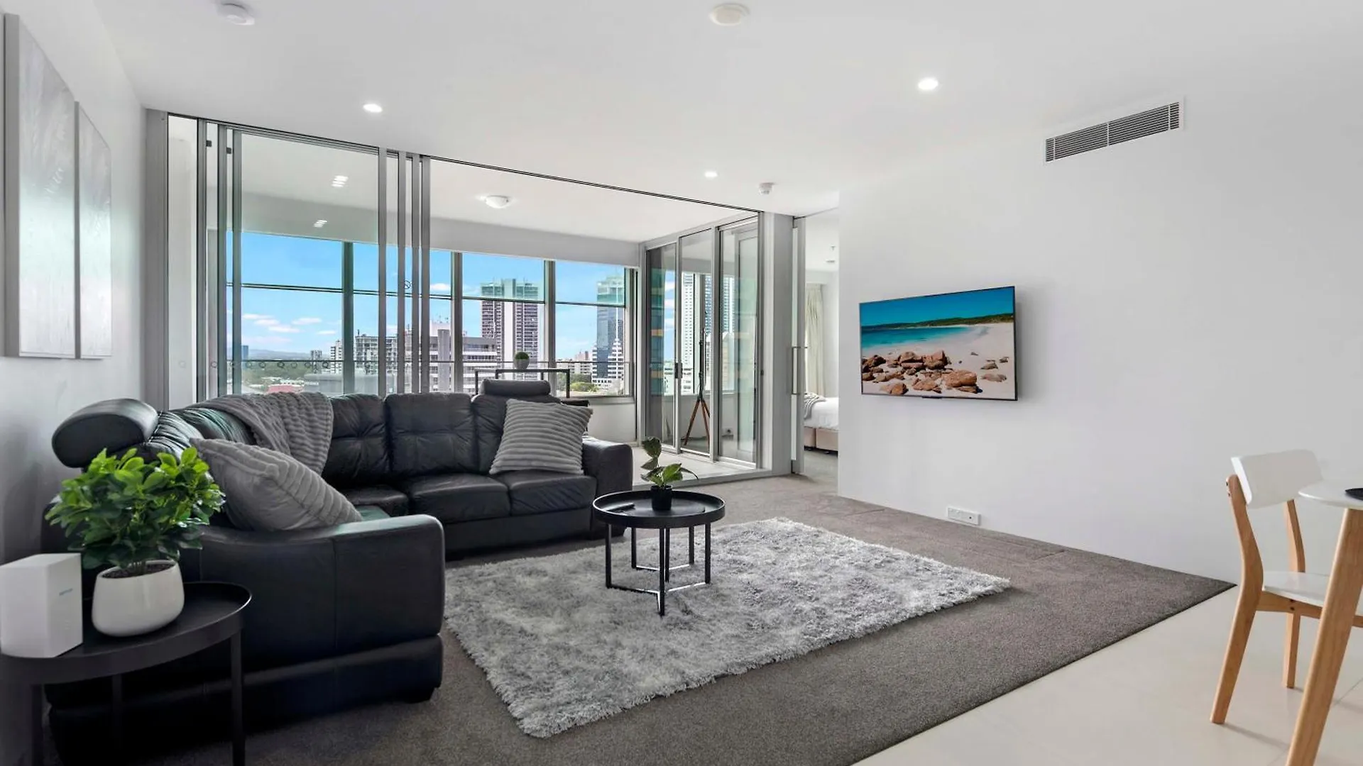 Q Tower At Surfers Paradise - Self Contained Apartments Gold Coast Avustralya